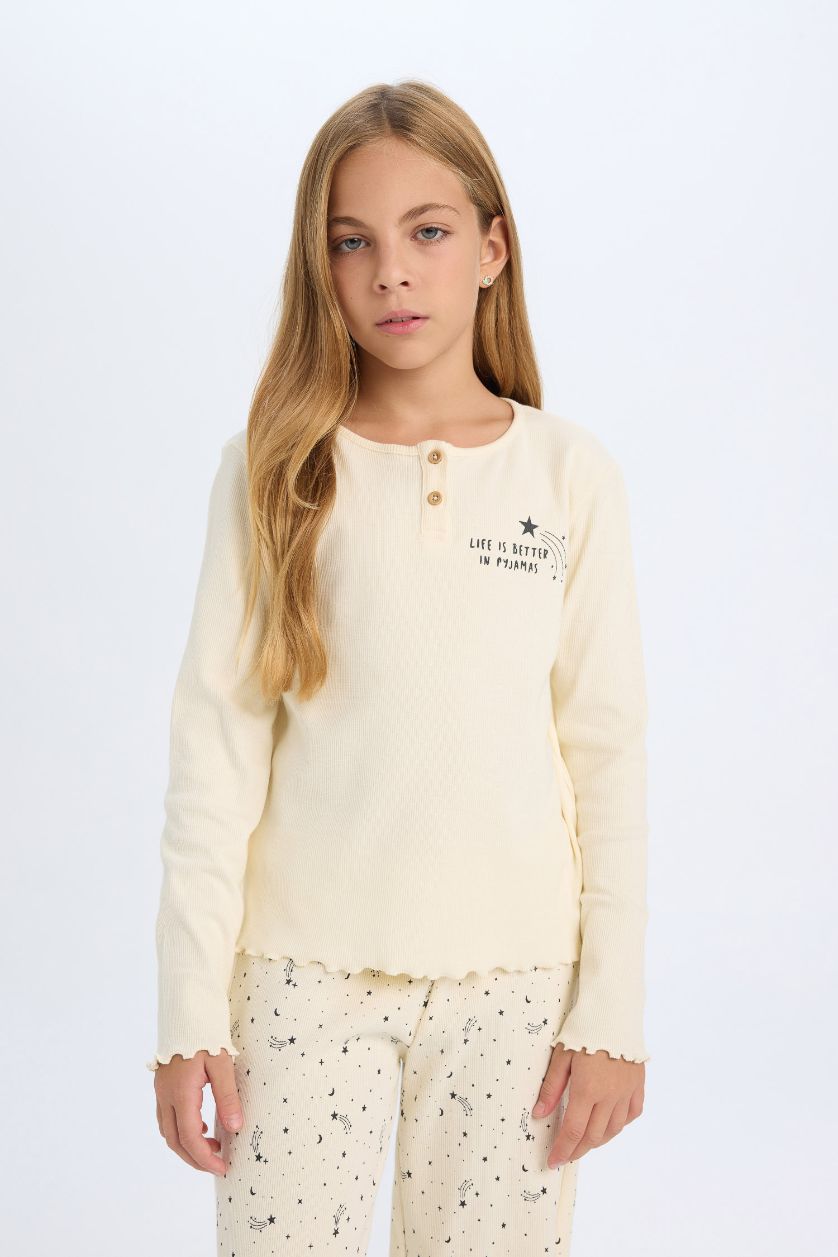 بنات بيج فاتح طقم بيجاما بناتي مضلع قصة عادية - قطعتين