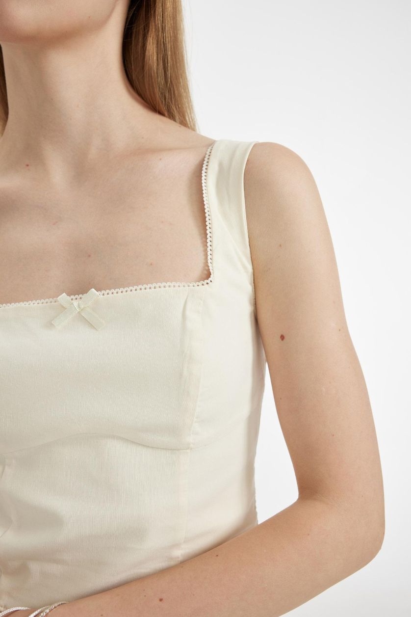 Woman Ecru Bengalin Sleeveless Blouse