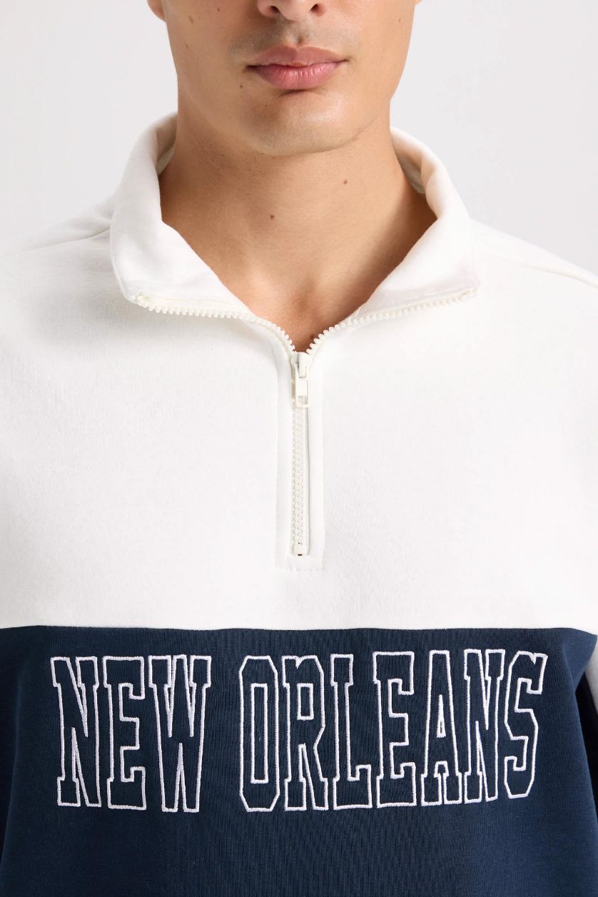 Erkek Ekru Relax Fit Dik Yaka Yarım Fermuarlı Baskılı Kalın Sweatshirt