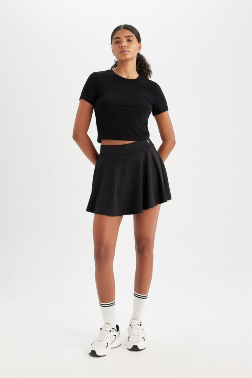 Kadın Siyah Crop Bisiklet Yaka Sporcu Kısa Kollu Tişört