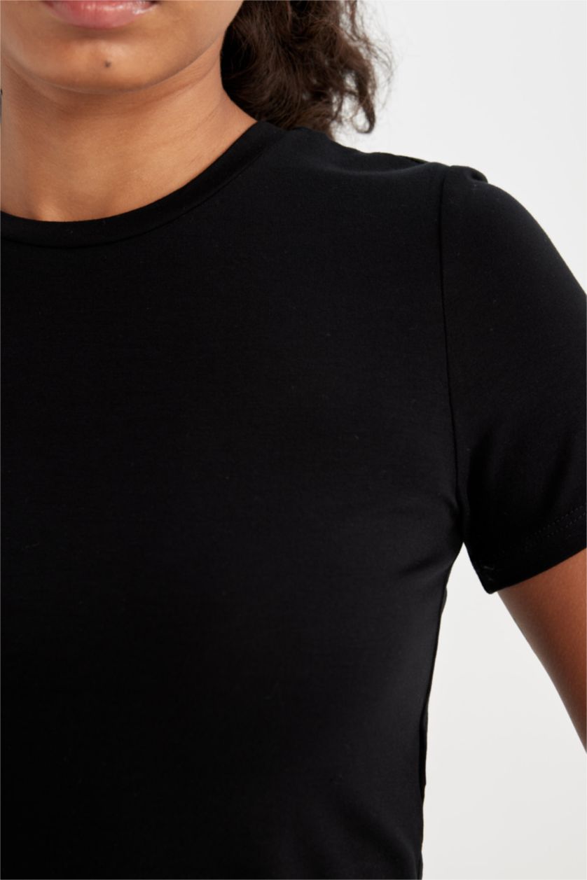 Kadın Siyah Crop Bisiklet Yaka Sporcu Kısa Kollu Tişört