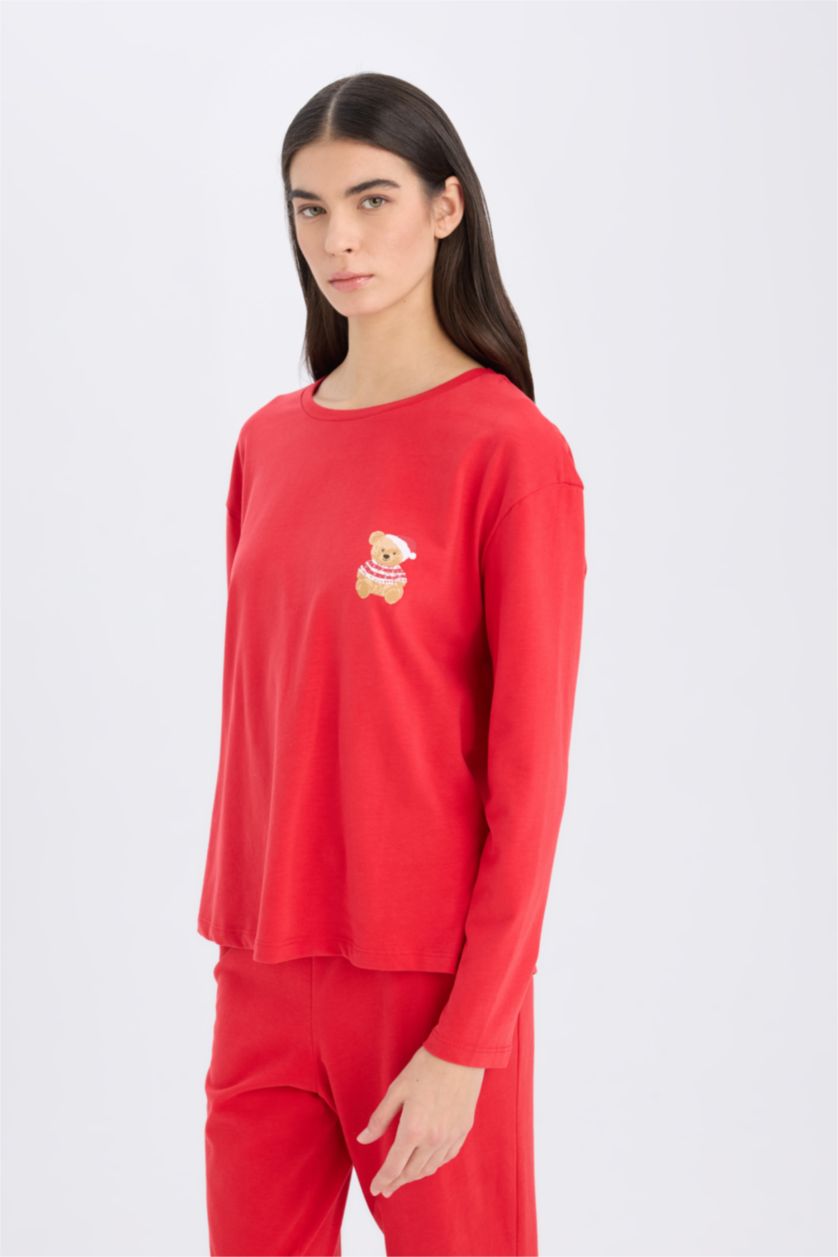 Woman Red Fall in Love Christmas Themed Top Bottom 2 Piece Pajama Set