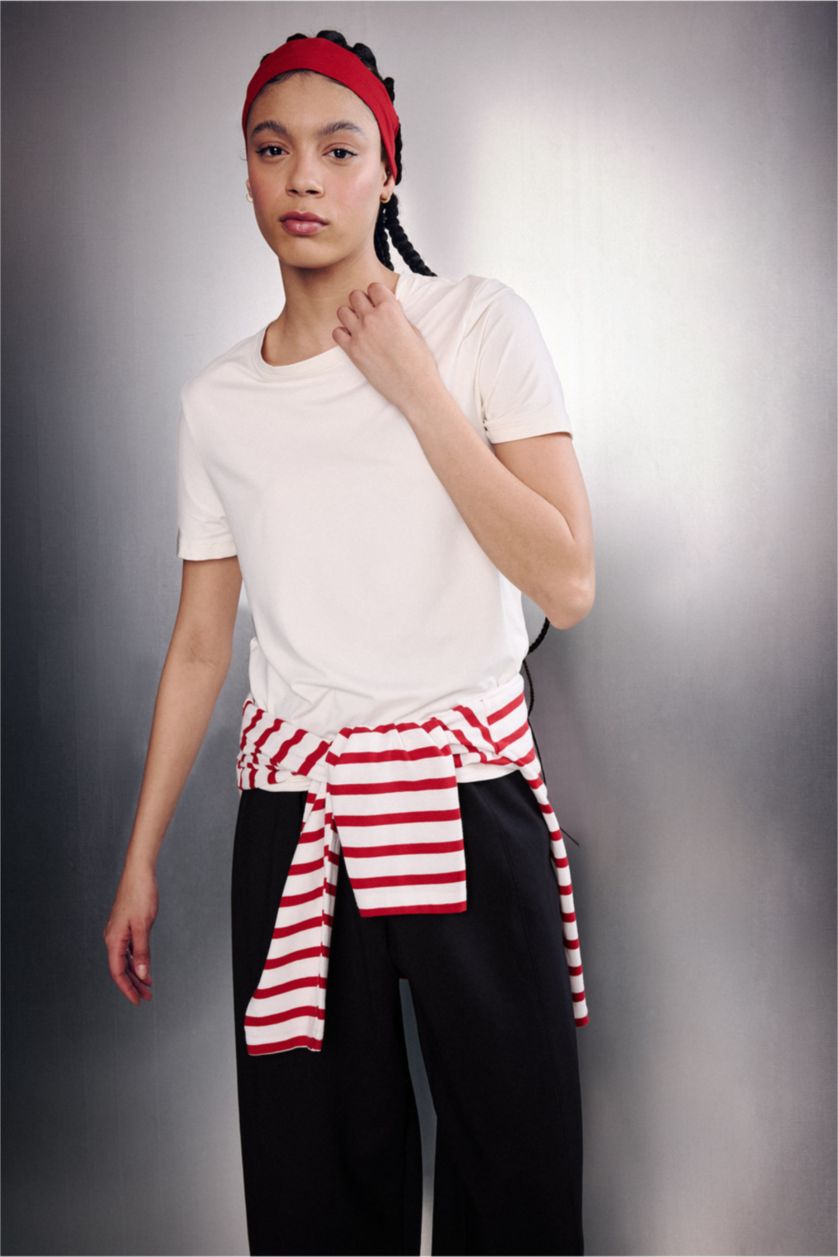 حريمي أبيض تيشيرت رياضي سادة نص كم بياقة كرو