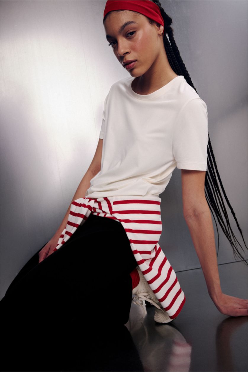 حريمي أبيض تيشيرت رياضي سادة نص كم بياقة كرو