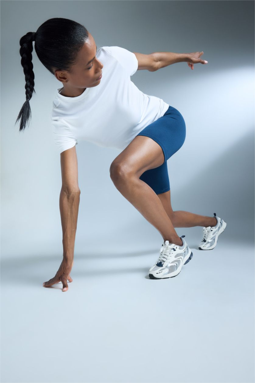 Kadın Beyaz Standart Fit Sporcu Basıc Beyaz Tişört