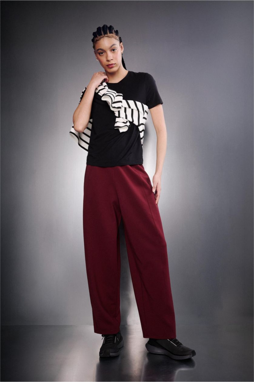 FEMME Noir T-shirt de sport basique à col rond Coupe standard de DeFactoFit