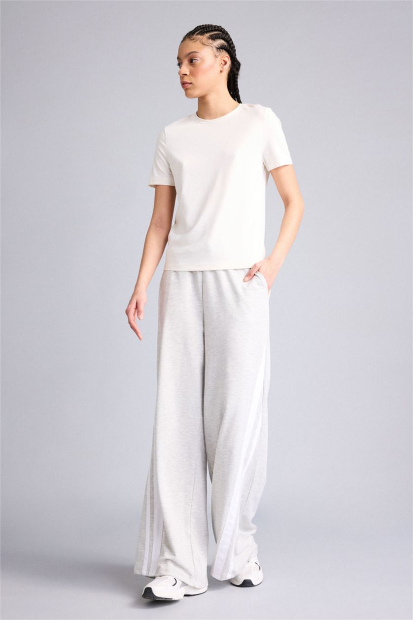 Kadın Ekru Standart Fıt Bisiklet Yaka Sporcu Kısa Kollu Tişört