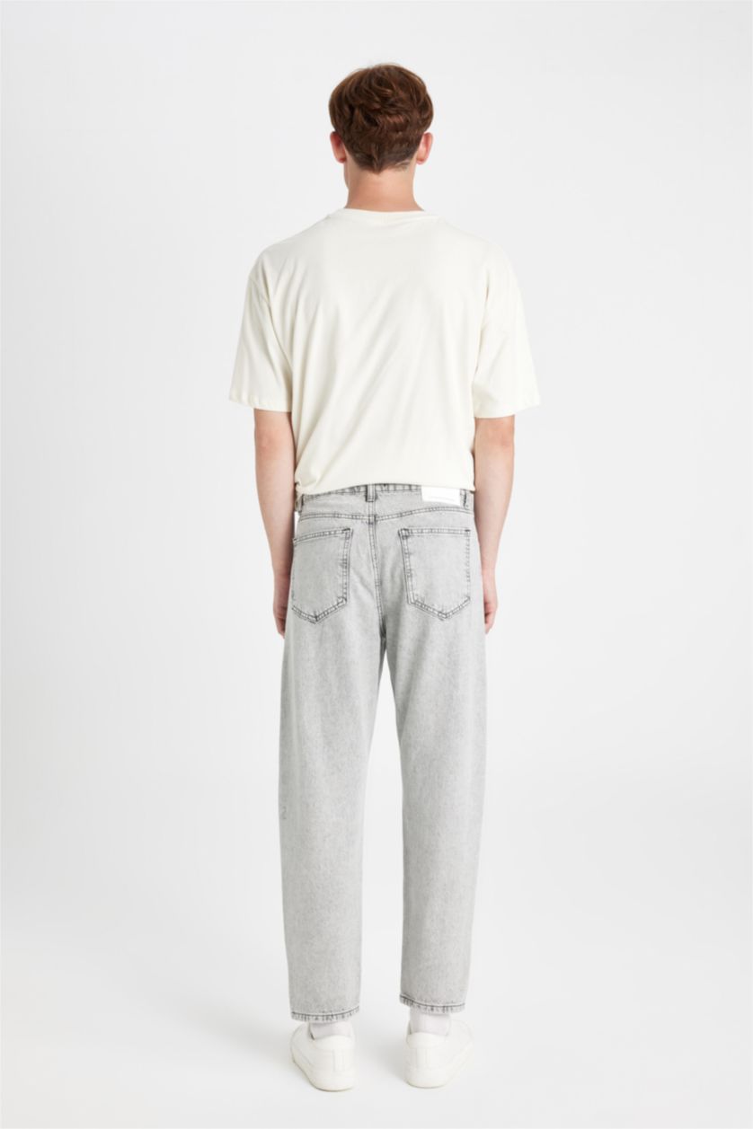 MAN Light Grey 90's Slim Fit High Waist Narrow Leg Jeans