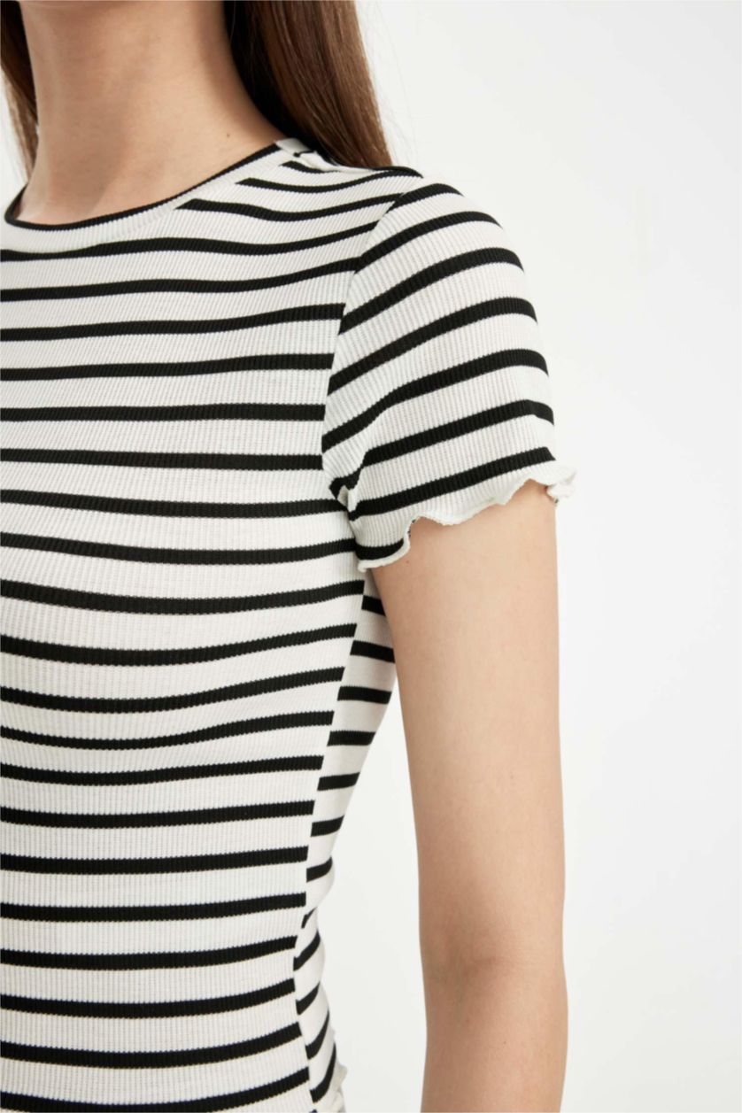 نساء اوف وايت طقم 2 تيشيرت أساسي نص كم برقبة مستديرة قصة سليم