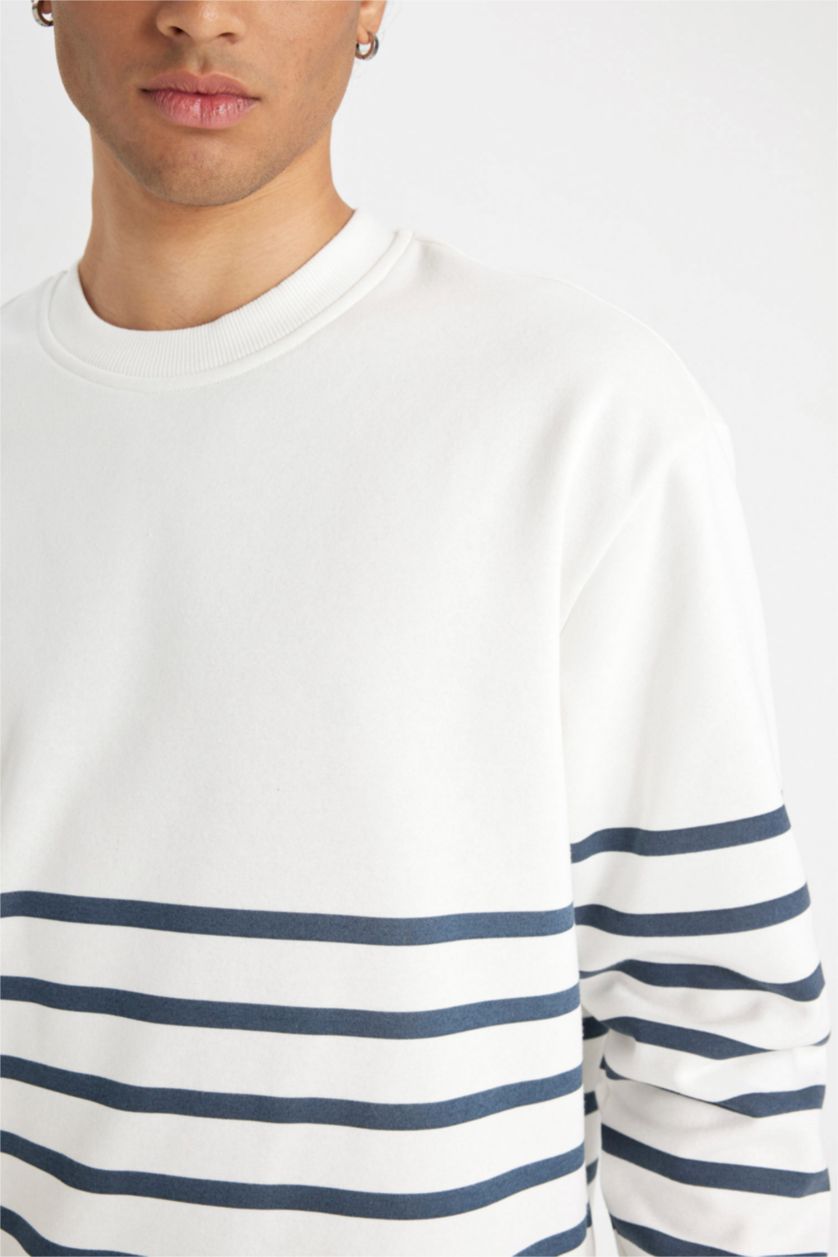 Erkek Kırık Beyaz Comfort Regular Fit Rahat Kalıp Bisiklet Yaka Çizgili Kalın Sweatshirt