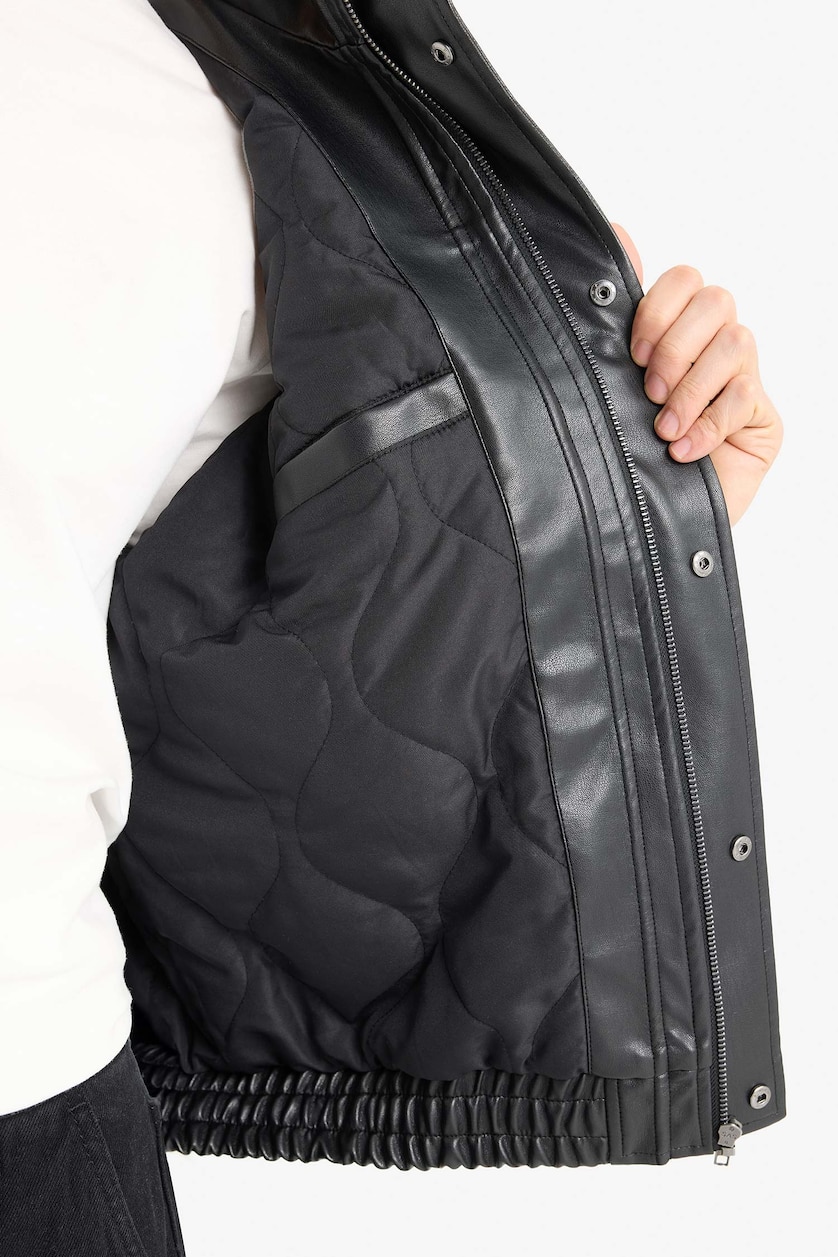 Erkek Siyah Su İtici Oversize Fit Geniş Kalıp Dik Yaka İç Cepli Çıtçıt Kapamalı Beli Lastikli Deri Ceket Mont
