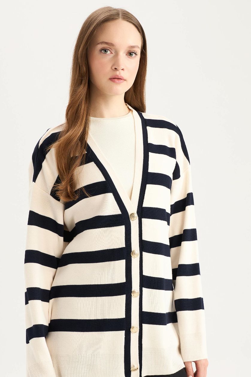 Kadın Lacivert Regular Fit V Yaka Çizgili Düğme Kapmalı Tunik Triko Hırka