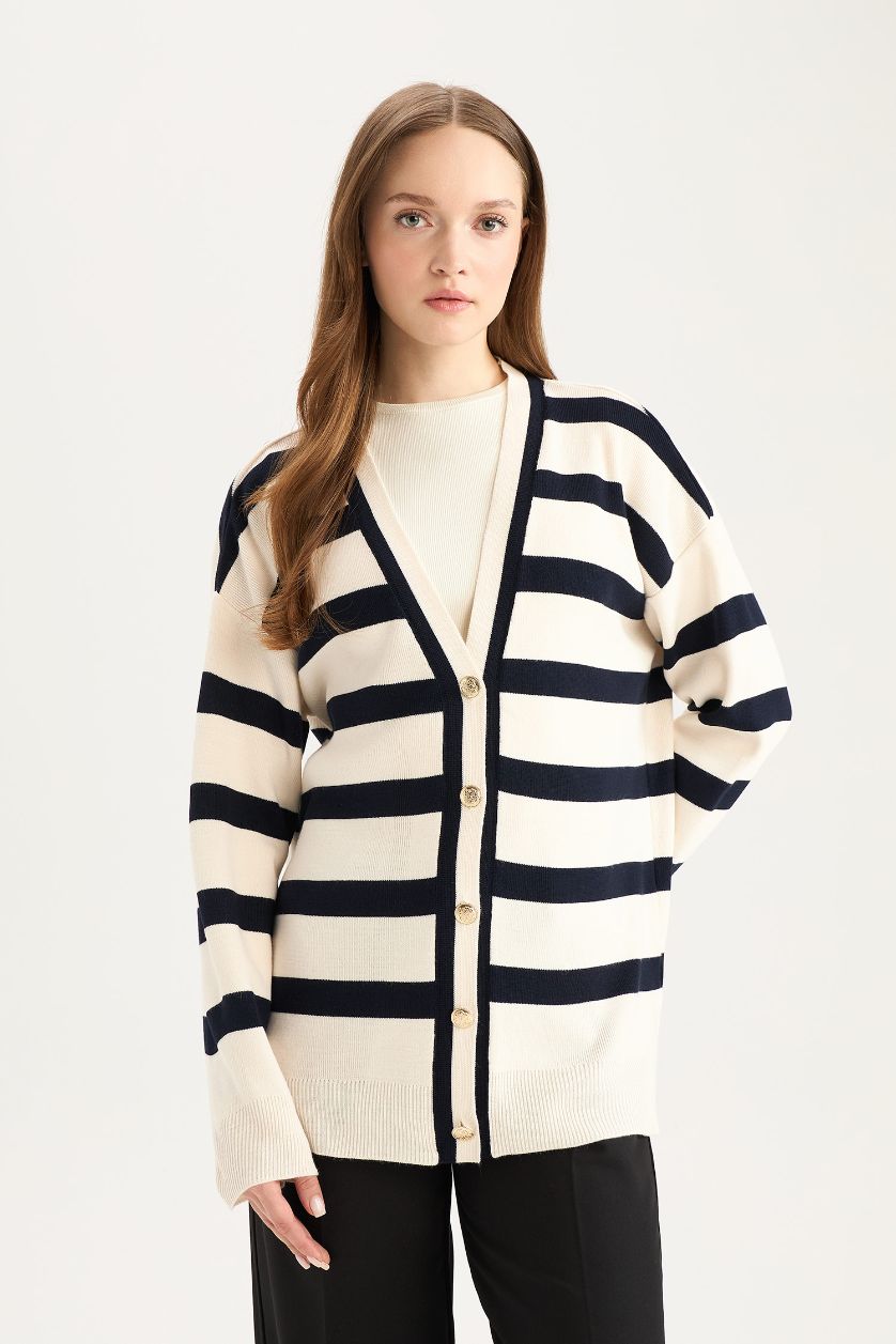 Kadın Lacivert Regular Fit V Yaka Çizgili Düğme Kapmalı Tunik Triko Hırka