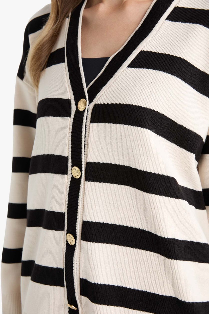 Kadın Siyah Regular Fit V Yaka Çizgili Düğme Kapmalı Tunik Triko Hırka