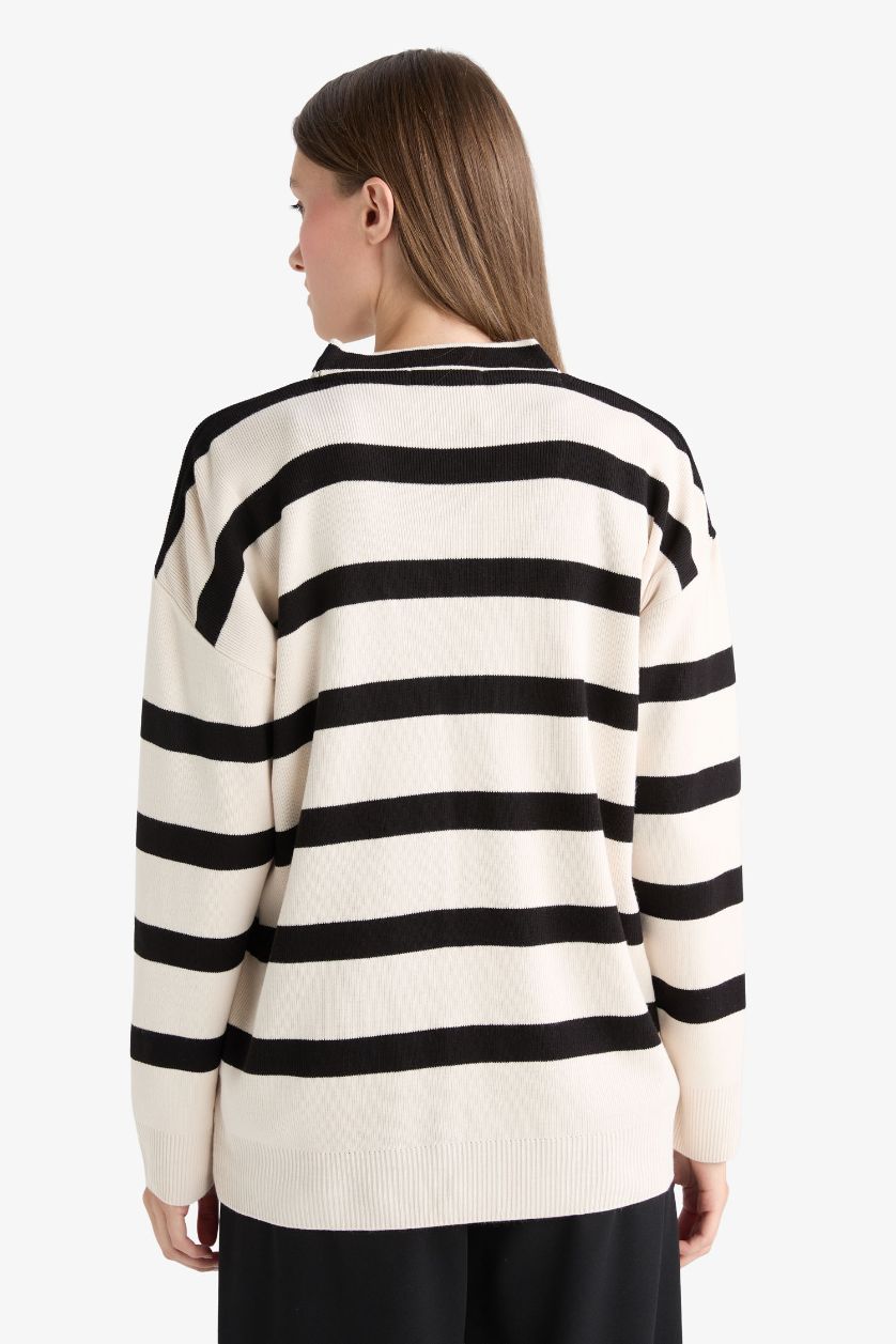 Kadın Siyah Regular Fit V Yaka Çizgili Düğme Kapmalı Tunik Triko Hırka