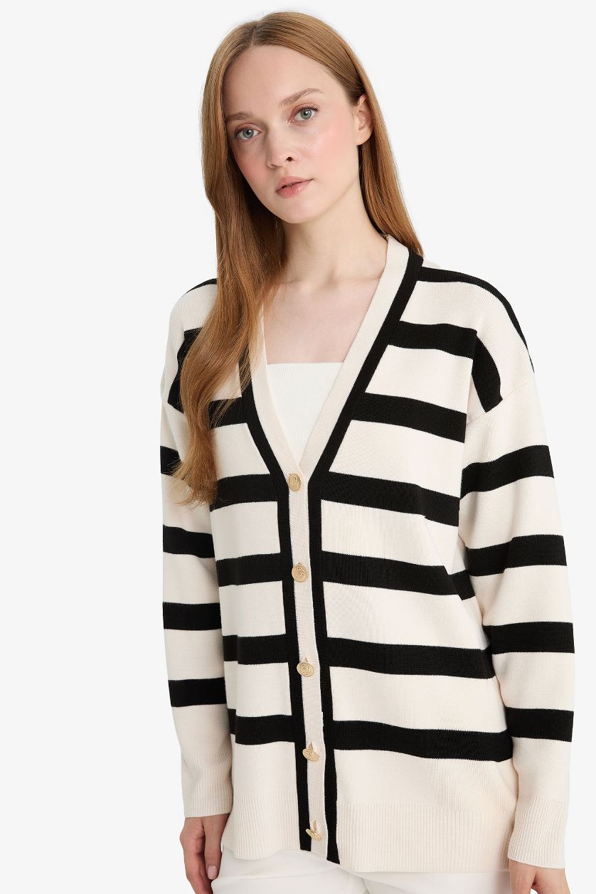 Woman Ecru Regular Fit V-Neck Cardigan