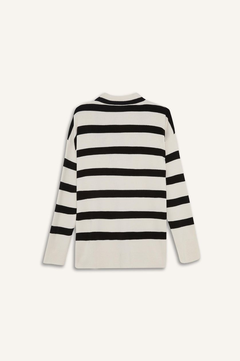 Woman Ecru Regular Fit V-Neck Cardigan