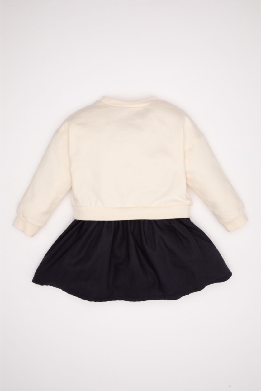 طفلة صغيرة بيج فاتح فستان بناتي قماش رقيق قصة عادية ردن طويل من باربي