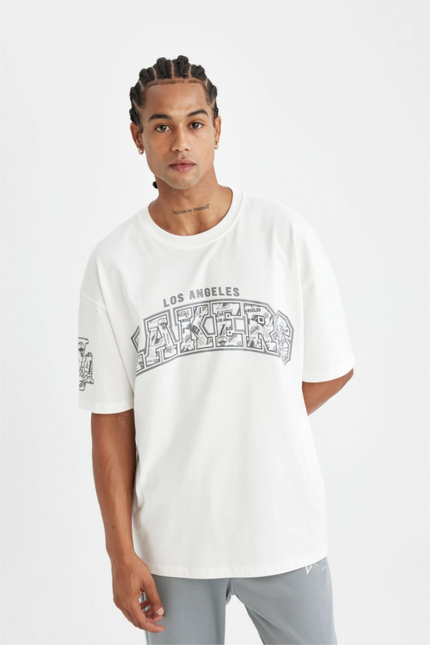 MAN Ecru DeFactoFit NBA Los Angeles Lakers Oversize Fit T-Shirt