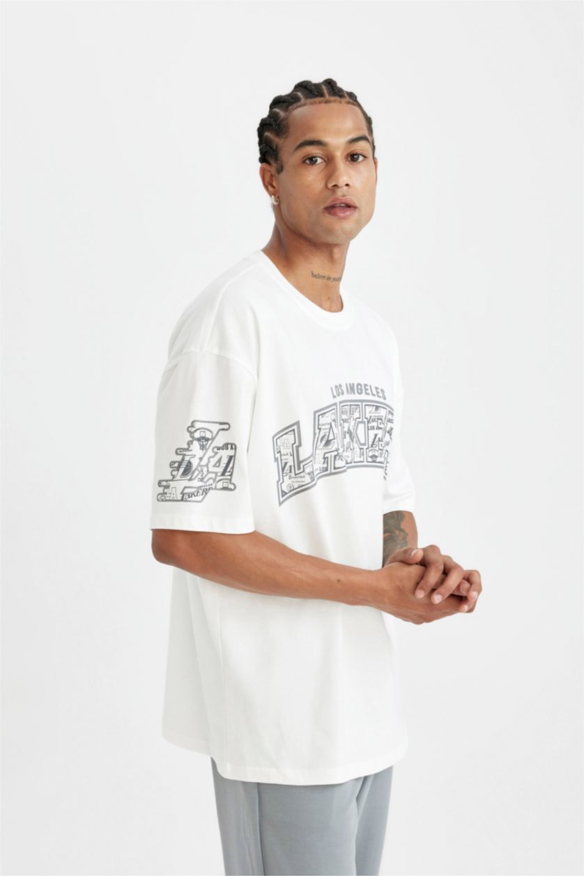 MAN Ecru DeFactoFit NBA Los Angeles Lakers Oversize Fit T-Shirt