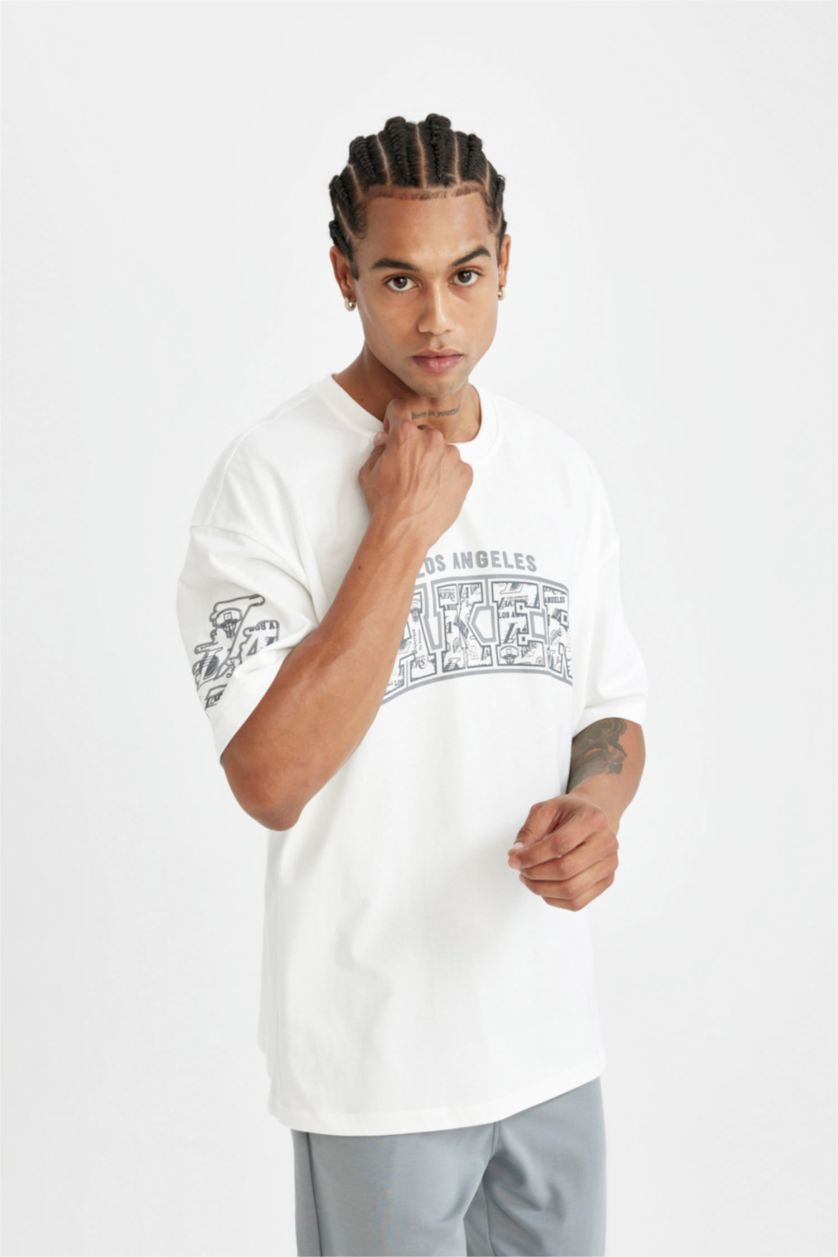 MAN Ecru DeFactoFit NBA Los Angeles Lakers Oversize Fit T-Shirt