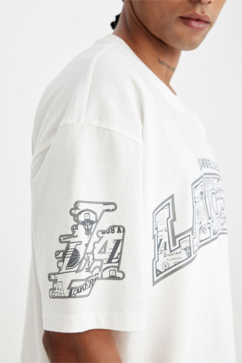 MAN Ecru DeFactoFit NBA Los Angeles Lakers Oversize Fit T-Shirt