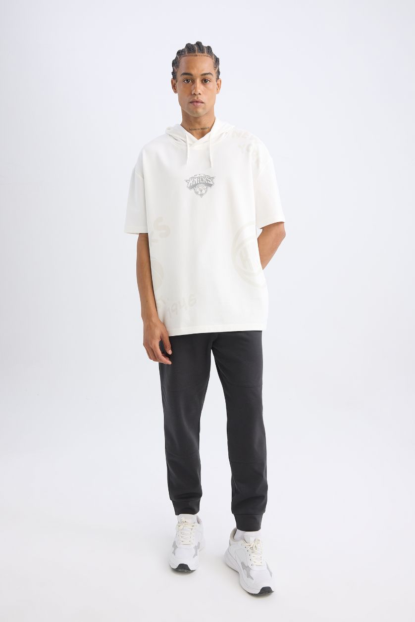 Erkek Ekru NBA New York Knicks Oversize Geniş Kalıp Kapüşonlu Kısa Kollu Tişört