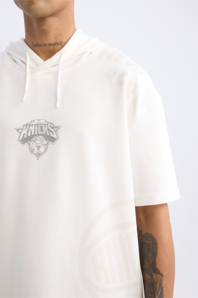 Erkek Ekru NBA New York Knicks Oversize Geniş Kalıp Kapüşonlu Kısa Kollu Tişört