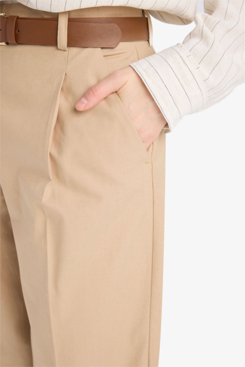 Kadın Açık Vizon 	Carrot Fit Gabardin Kumaş Pantolon Kemerli Yüksek Bel Kısa Paça