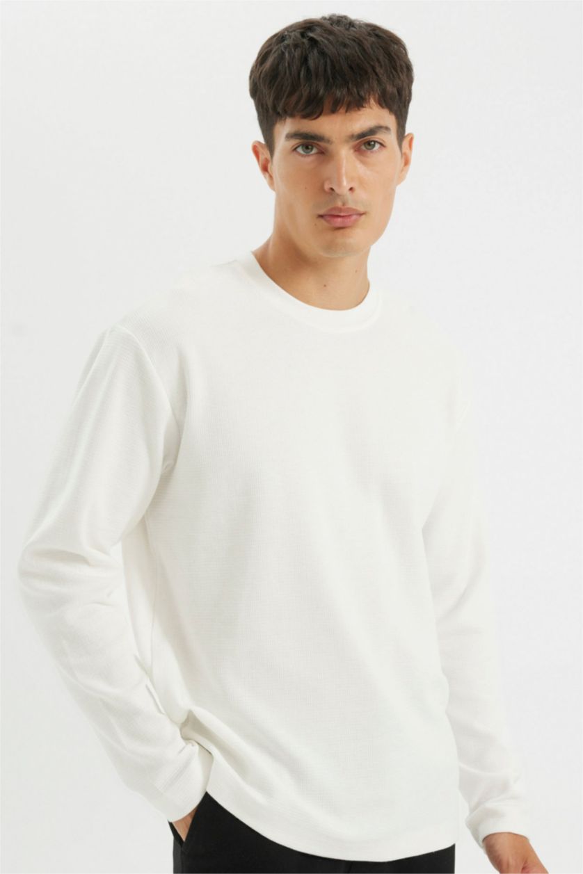 MAN Ecru Regular Fit Crew Neck Waffle T-Shirt