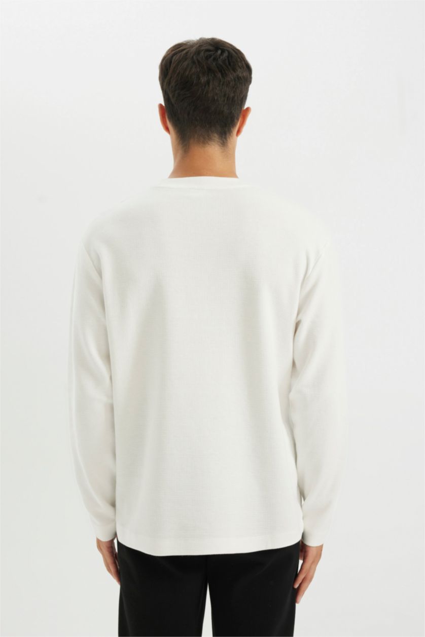 MAN Ecru Regular Fit Crew Neck Waffle T-Shirt