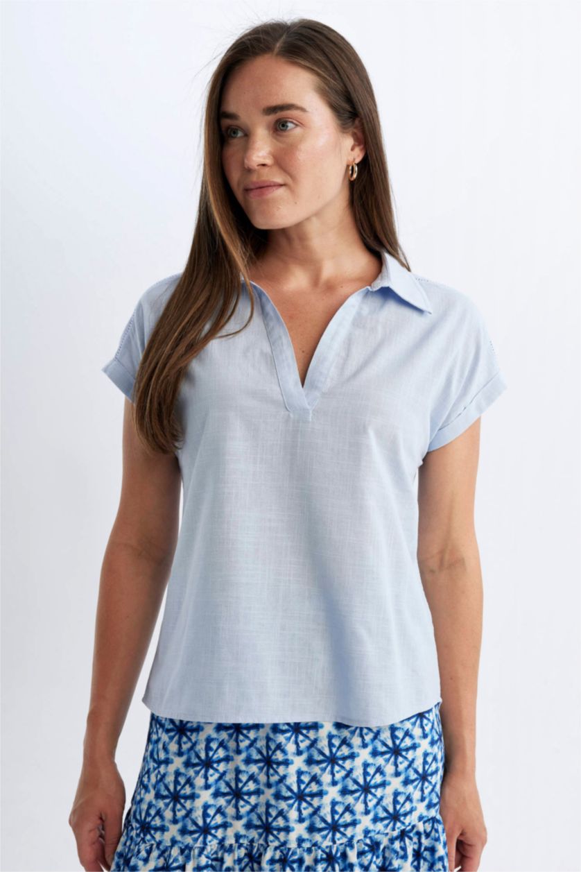 حريمي أزرق فاتح قميص قطن نص كم قصة عادية