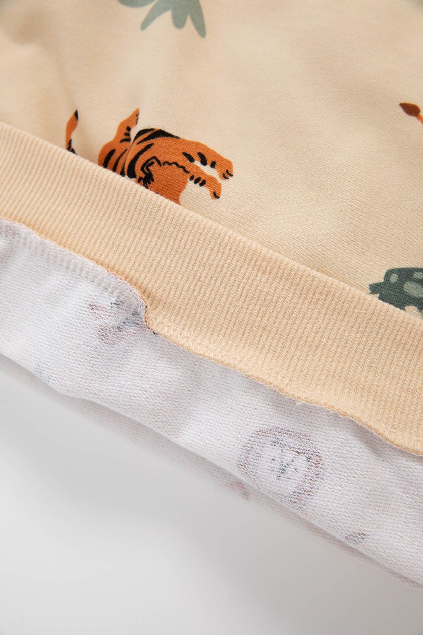 مولود ذكر حجري فاتح سويت شيرت اولادي قصة عادية بطبعة حيوانات