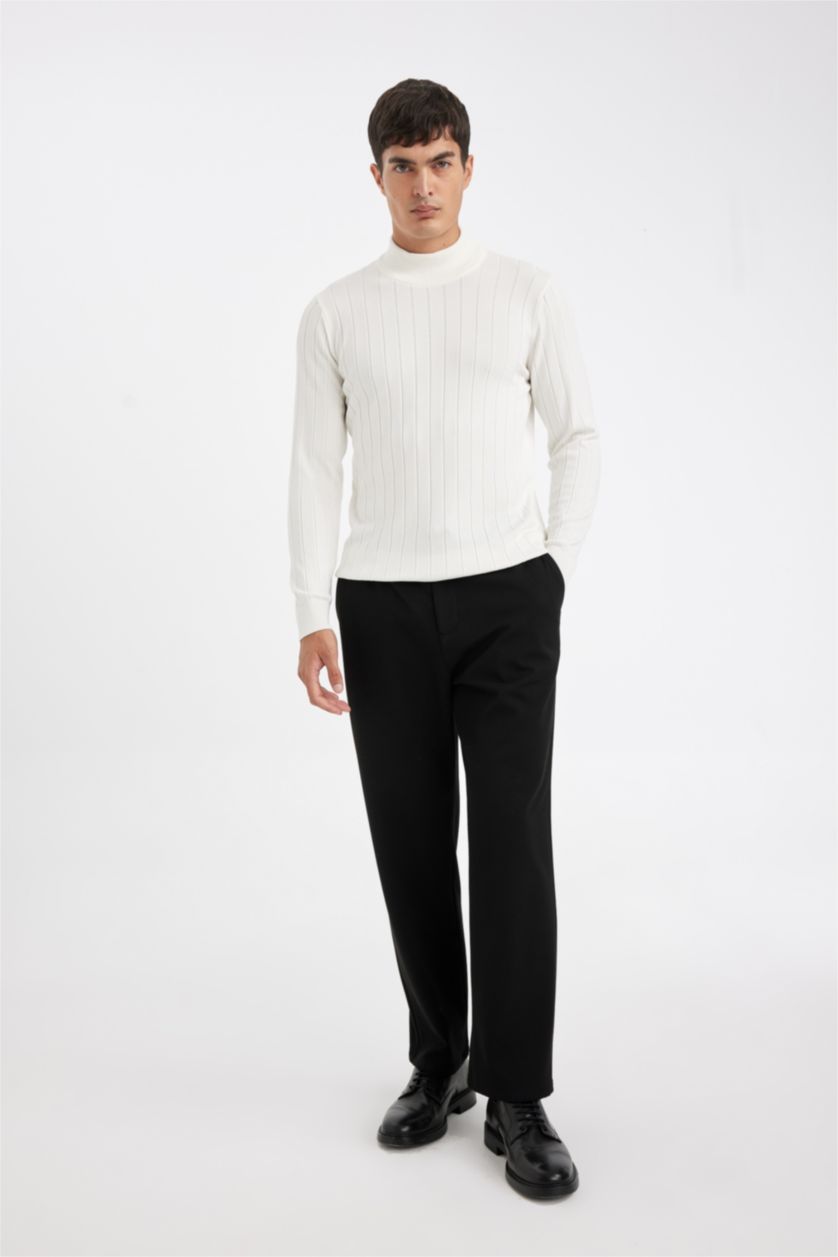 رجال بيج فاتح بلوفر تريكو قصة عادية بياقة عالية