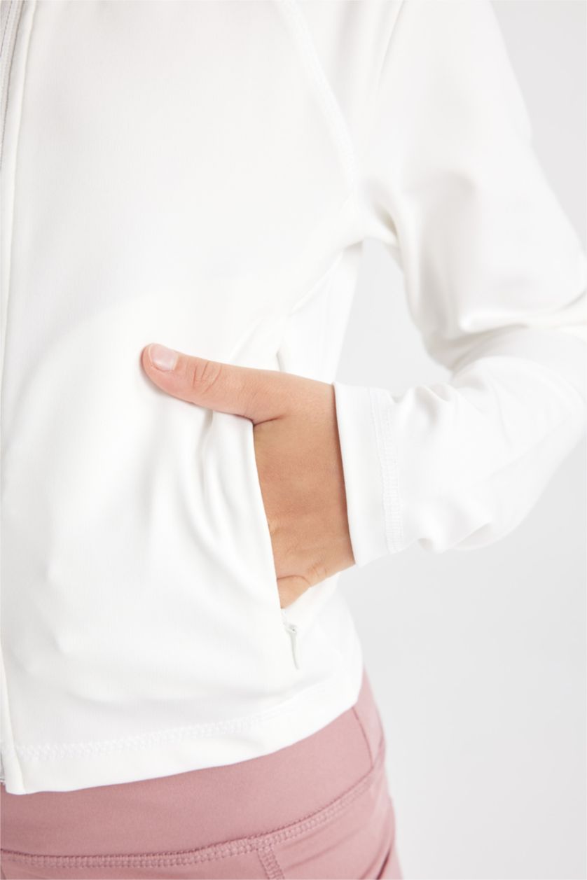 بنات بيج فاتح جاكيت رياضي بناتي سليم فيت وياخة عالية