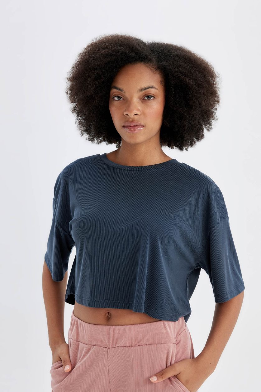 Woman Anthracite DeFactoFit Crew Neck Sports Modal Crop T-Shirt