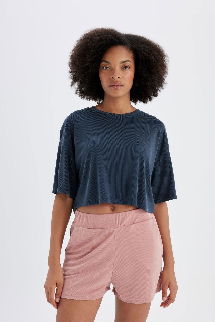 Kadın Gülkurusu Sporcu Kısa Paça Modal Şort