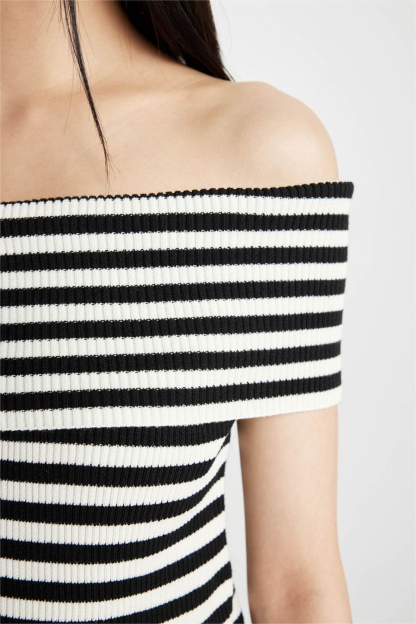 Woman Black Slim Fit Strapless Ribana Pullover