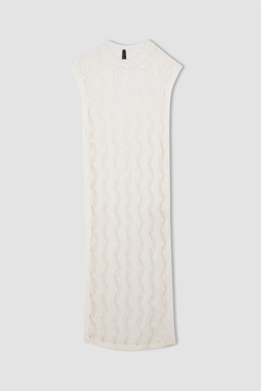 Kadın Ekru Bisiklet Yaka Kolsuz Yırtmaçlı Beyaz Midi Triko Elbise