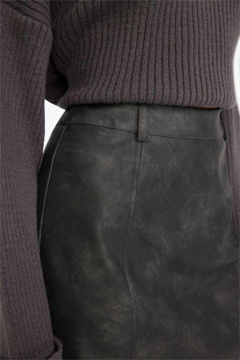 FEMME Anthracite Mini-jupe taille haute évasée en simili cuir à effet délavé