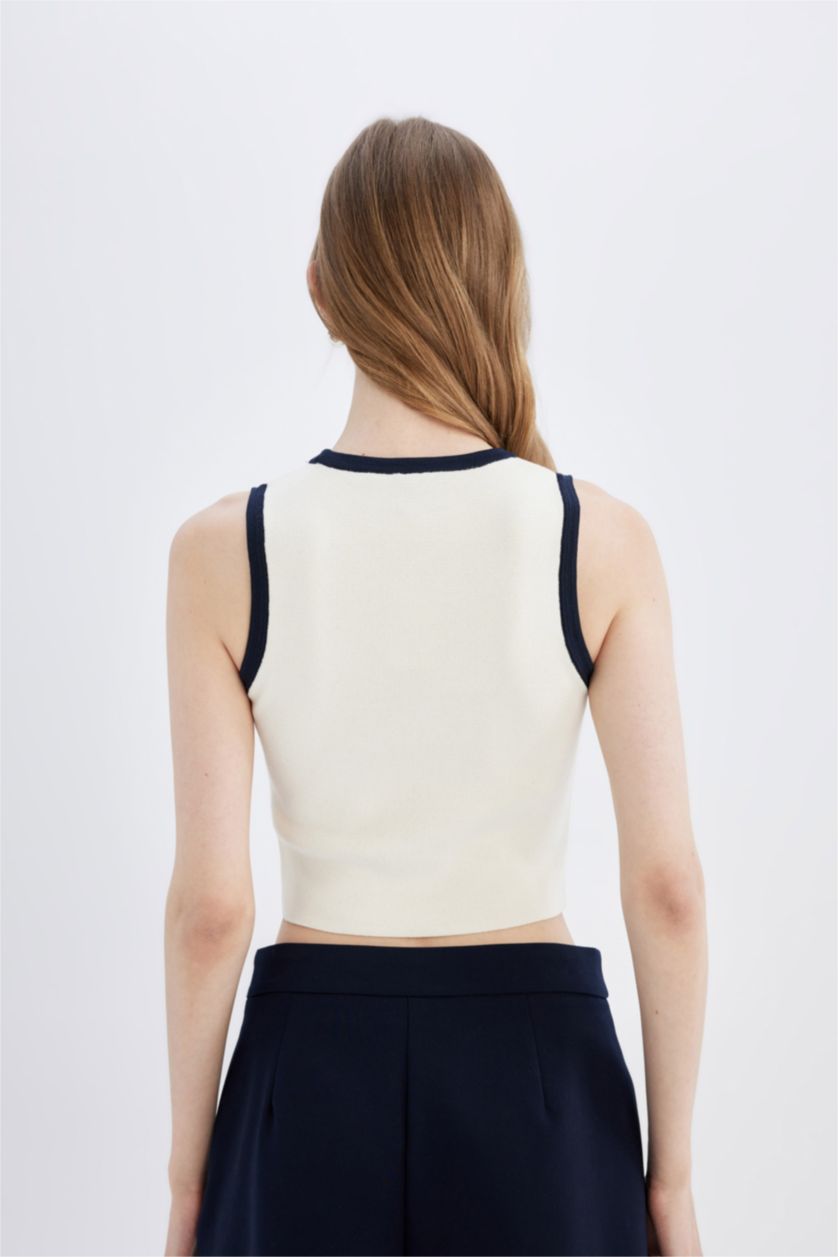 نساء بيج فاتح كروب توب مخصر سليم فيت