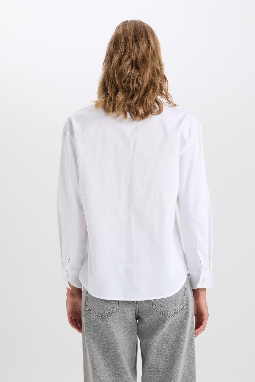 Kadın Beyaz Oversize Geniş Kalıp Cepli Basic Düz Poplin Uzun Kollu Beyaz Gömlek