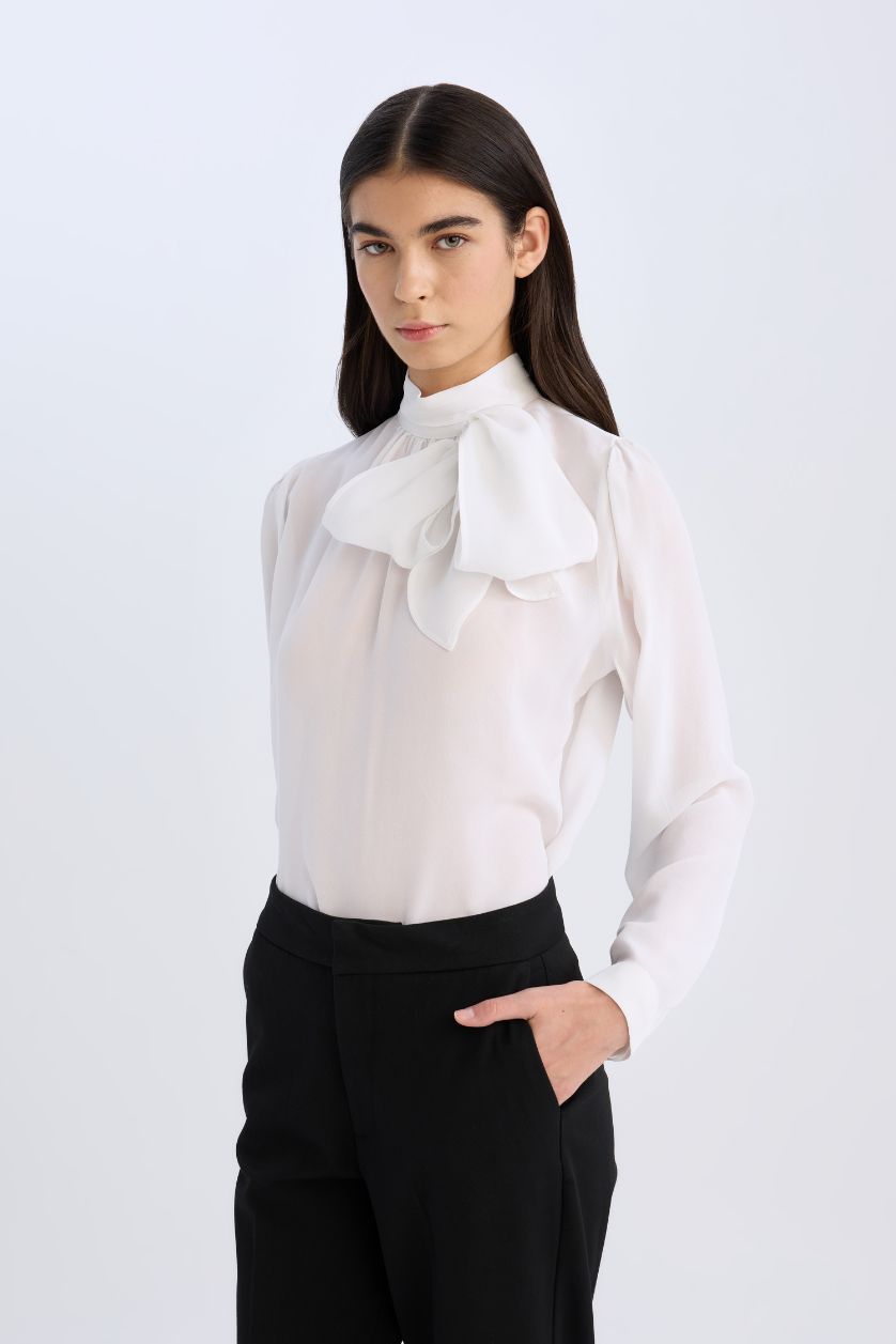Kadın Beyaz Regular Fit Fiyonk Yaka Basic Düz Saten Uzun Kollu Bluz