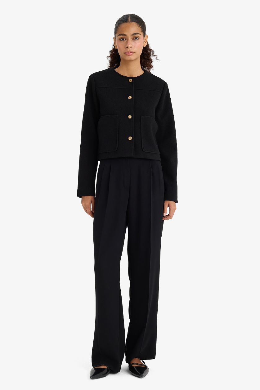 Woman Black Crew Neck Buttoned Crop Blazer Jacket