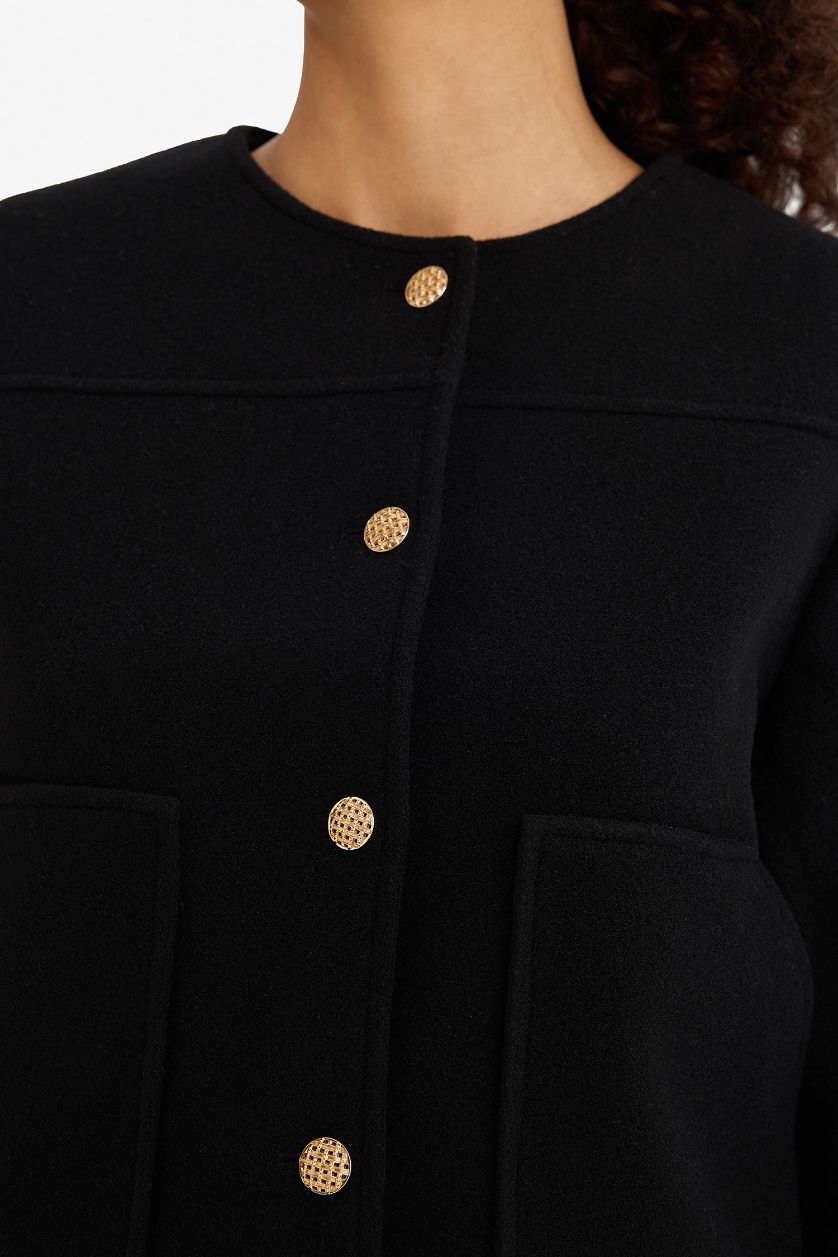 Woman Black Crew Neck Buttoned Crop Blazer Jacket