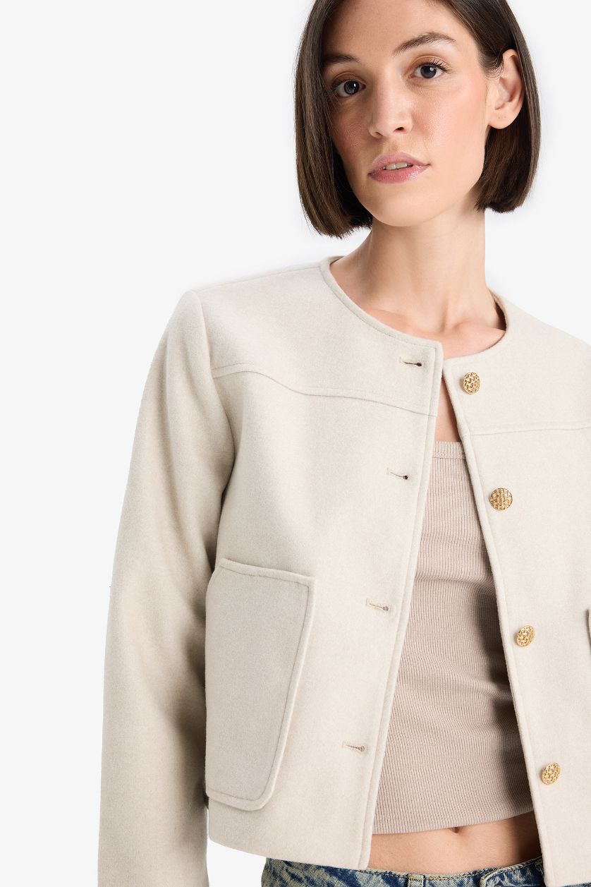 حريمي بيج فاتح بليزر كروب فيت بياقة مستديرة