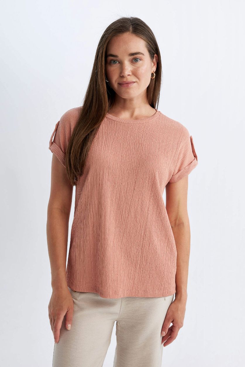 نساء وردي تيشيرت نص كم برقبة مستديرة وقصة عادية