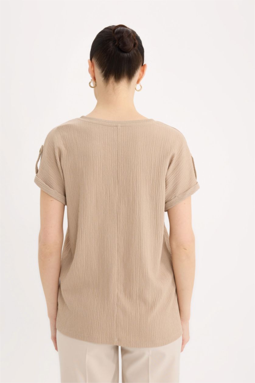 نساء بيج تيشيرت نص كم قصة عادية برقبة مستديرة