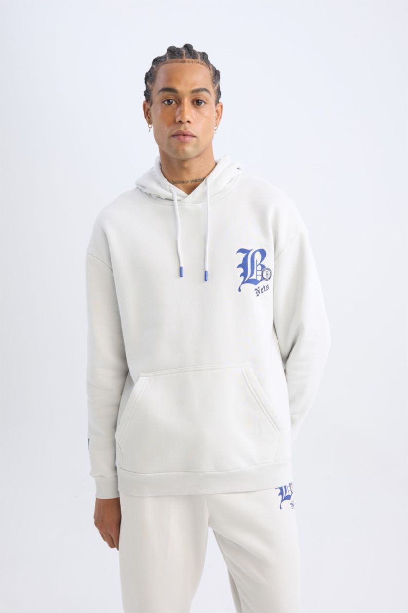 Erkek Taş NBA Brooklyn Nets Comfort Fit Rahat Kalıp Kapüşonlu Kalın Sırt Baskılı Sweatshirt