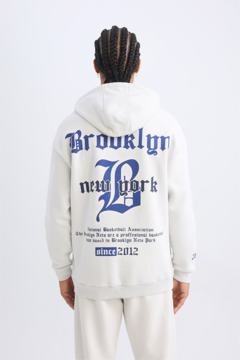 Erkek Taş NBA Brooklyn Nets Comfort Fit Rahat Kalıp Kapüşonlu Kalın Sırt Baskılı Sweatshirt